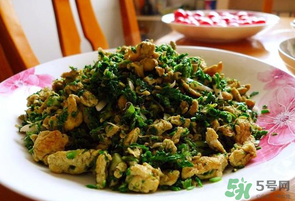 薺菜炒雞蛋用不用綽水？薺菜炒雞蛋怎么炒？