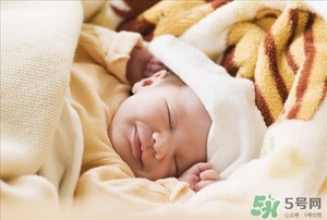 新生兒黃疸正常值是多少 新生兒黃疸正常值范圍 新生兒黃疸正常值是多少 新生兒黃疸正常值范圍