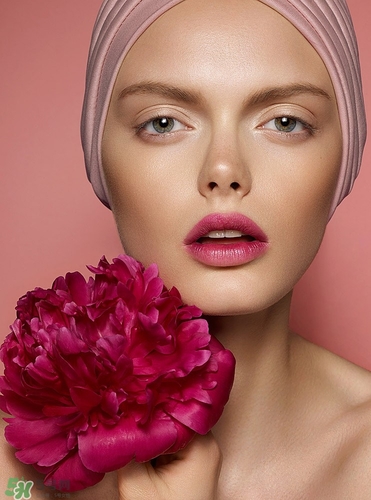 春天臉干怎么補(bǔ)水 春天補(bǔ)水護(hù)膚品推薦 春天臉干怎么補(bǔ)水 春天補(bǔ)水護(hù)膚品推薦