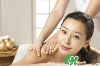 頸椎壓迫神經(jīng)的癥狀 頸椎壓迫神經(jīng)怎么治療 頸椎壓迫神經(jīng)的癥狀 頸椎壓迫神經(jīng)怎么治療