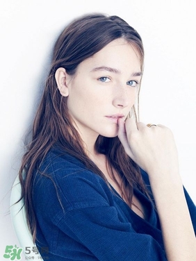 春天臉干怎么補(bǔ)水 春天補(bǔ)水護(hù)膚品推薦 春天臉干怎么補(bǔ)水 春天補(bǔ)水護(hù)膚品推薦