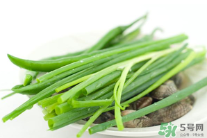 薺菜和蔥能一起吃嗎？薺菜餃子可以放蔥嗎？