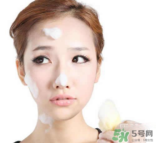 卸妝膏可以當(dāng)洗面奶嗎？用完卸妝膏后還要用洗面奶嗎？