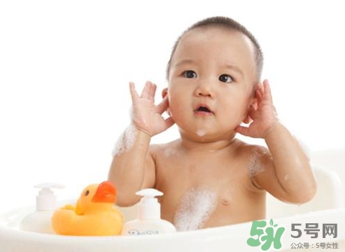 得了手足口病可以洗澡嗎?感染手足口病能洗澡嗎? 得了手足口病可以洗澡嗎?感染手足口病能洗澡嗎?