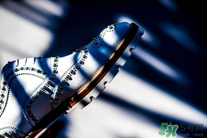 cl鞋子一般多少錢？Christian Louboutin鞋子專柜價(jià)格