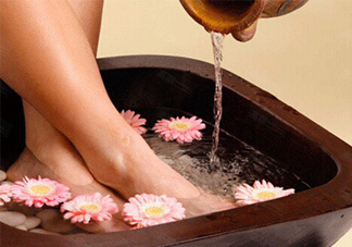 艾草可以泡腳嗎？艾葉泡腳的功效與作用