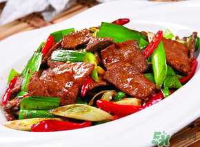 薺菜和豬肝能一起吃嗎？豬肝和芥菜能一起吃嗎？