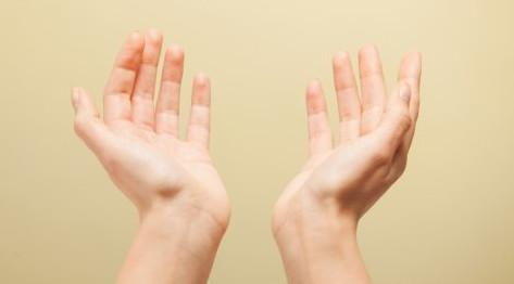 早起手心發(fā)熱怎么回事？早起手心為什么發(fā)熱？