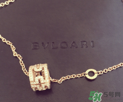寶格麗項(xiàng)鏈?zhǔn)鞘裁床馁|(zhì)？寶格麗bvlgari項(xiàng)鏈?zhǔn)倾y的嗎？