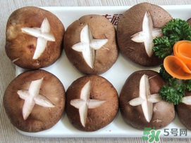 薺菜和蘑菇能一起吃嗎？薺菜和菇類能一起吃嗎？