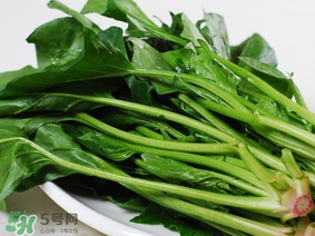 菠菜汁和面菠菜還焯嗎？菠菜汁和面需要焯水嗎？