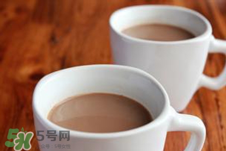 阿華田老人可不可以吃？老年人能喝阿華田嗎？