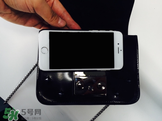 furla芙拉和蔻馳哪個好？芙拉和蔻馳包包哪個檔次高？