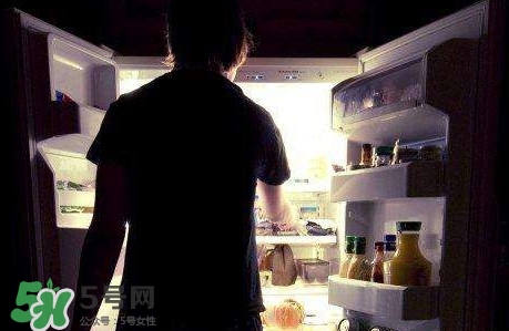 半夜吃零食會(huì)導(dǎo)致腦殘？半夜吃零食會(huì)不會(huì)腦殘