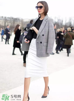 春天穿連衣裙搭配什么外套？連衣裙搭配什么外套好看？