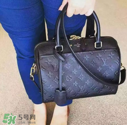 lv枕頭包正品多少錢？lv枕頭包專柜價格