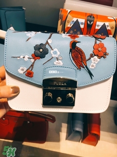 furla芙拉和mk哪個(gè)好？芙拉和mk包包哪個(gè)檔次高？