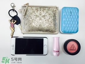 furla芙拉和蔻馳哪個好？芙拉和蔻馳包包哪個檔次高？