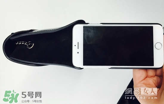 furla芙拉和蔻馳哪個好？芙拉和蔻馳包包哪個檔次高？