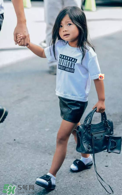 巴黎世家機(jī)車包正品多少錢？balenciaga機(jī)車包專柜價格