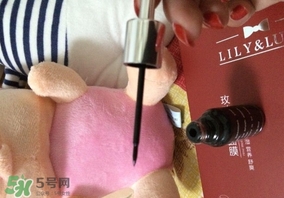 美人魚眼線液怎么用？美人魚眼線液怎么畫？