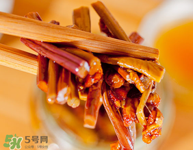 吃蕨菜會過敏嗎？皮膚過敏能吃蕨菜嗎？