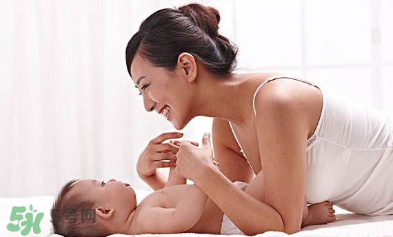 剛出生嬰兒面黃怎么辦？寶寶的臉黃怎么辦