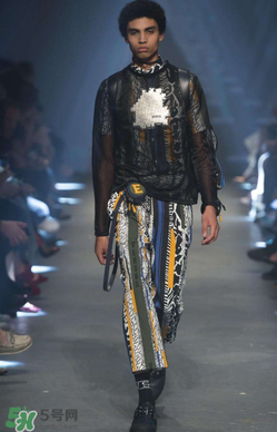 versus是什么牌子？versus是什么檔次？