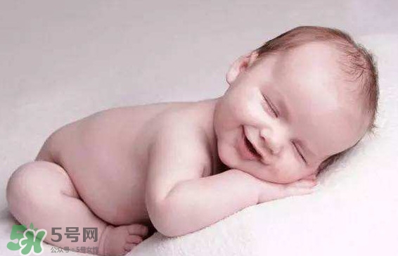 孩子為什么喜歡趴著睡覺(jué)？孩子為何老愛(ài)趴著睡