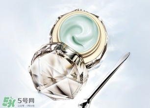 cpb眼霜適合什么年齡？cpb眼霜適合什么膚質(zhì)？