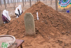 為什么新墳三年不能動(dòng)土？新墳三年填土對(duì)誰不好？