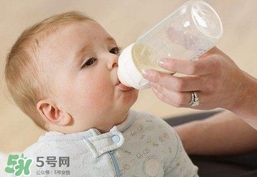 剛出生嬰兒面黃怎么辦？寶寶的臉黃怎么辦