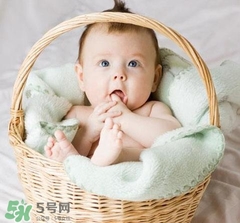 寶寶前鹵門(mén)什么時(shí)候閉合 寶寶前鹵門(mén)閉合時(shí)間 寶寶前鹵門(mén)什么時(shí)候閉合 寶寶前鹵門(mén)閉合時(shí)間