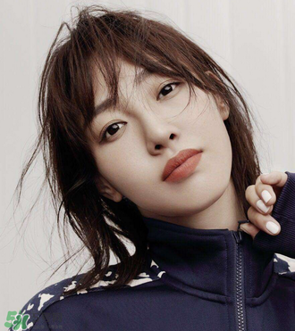 白百合黃色套裝是什么牌子？白百合黃色套裝是哪個(gè)品牌？