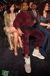 正品阿迪椰子鞋多少錢？阿迪正品椰子鞋多少錢？