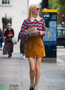 圓領(lǐng)針織衫怎么搭配？圓領(lǐng)針織衫怎么搭配好看？