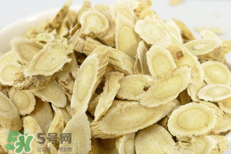 黃芪的營養(yǎng)價(jià)值 黃芪的功效與作用 黃芪的營養(yǎng)價(jià)值 黃芪的功效與作用