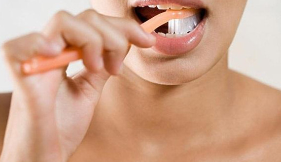 刷牙的時候惡心干嘔是怎么回事？刷牙時惡心干嘔是怎么回事