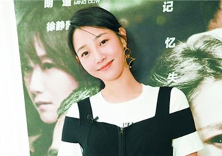 白百合黃色外套是什么牌子？白百合黃色外套是哪個(gè)品牌？