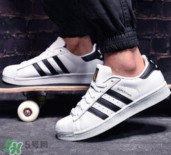 adidas貝殼頭正品多少錢(qián)？阿迪達(dá)斯貝殼頭鞋專(zhuān)柜價(jià)格