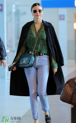 白百合長款白色外套是什么牌子？白百合長款白色外套是哪個品牌？