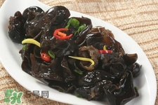 黑木耳是堿性食物嗎？黑木耳是酸性還是堿性？