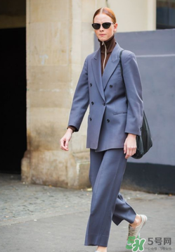 春天穿西裝怎么搭配？穿西裝怎么搭配好看？