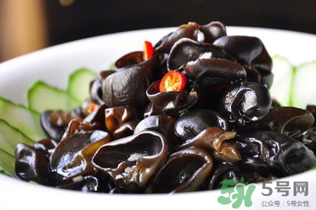 黑木耳泡太久會中毒嗎？黑木耳泡久了有毒嗎？