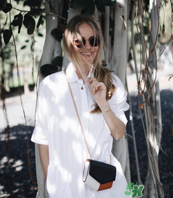 sandro鏈條包正品多少錢(qián)？sandro鏈條包專柜價(jià)格