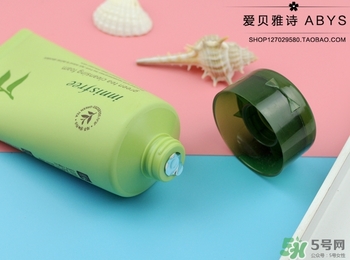 悅詩(shī)風(fēng)吟綠茶洗面奶適合什么膚質(zhì)？悅詩(shī)風(fēng)吟洗面奶適合油性肌膚嗎？