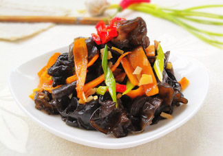 黑木耳是菌類的嗎？黑木耳屬于菌類嗎？