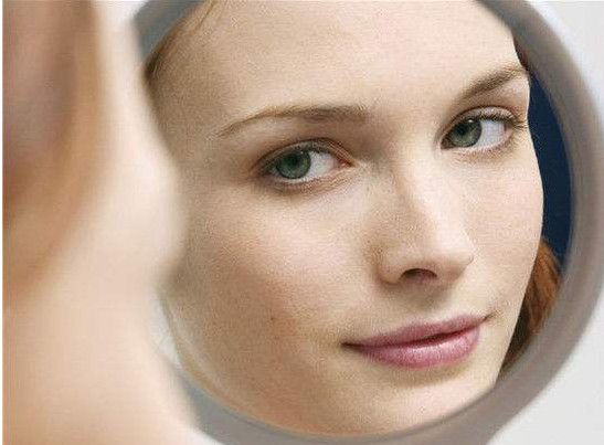 太陽穴長痘怎么回事？為什么太陽穴附近會(huì)長痘