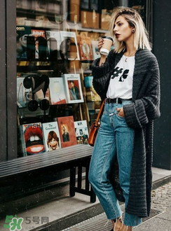 高腰牛仔褲搭配什么上衣？高腰牛仔褲配什么上衣好看？