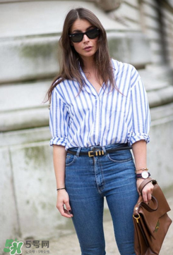 高腰牛仔褲搭配什么上衣？高腰牛仔褲配什么上衣好看？